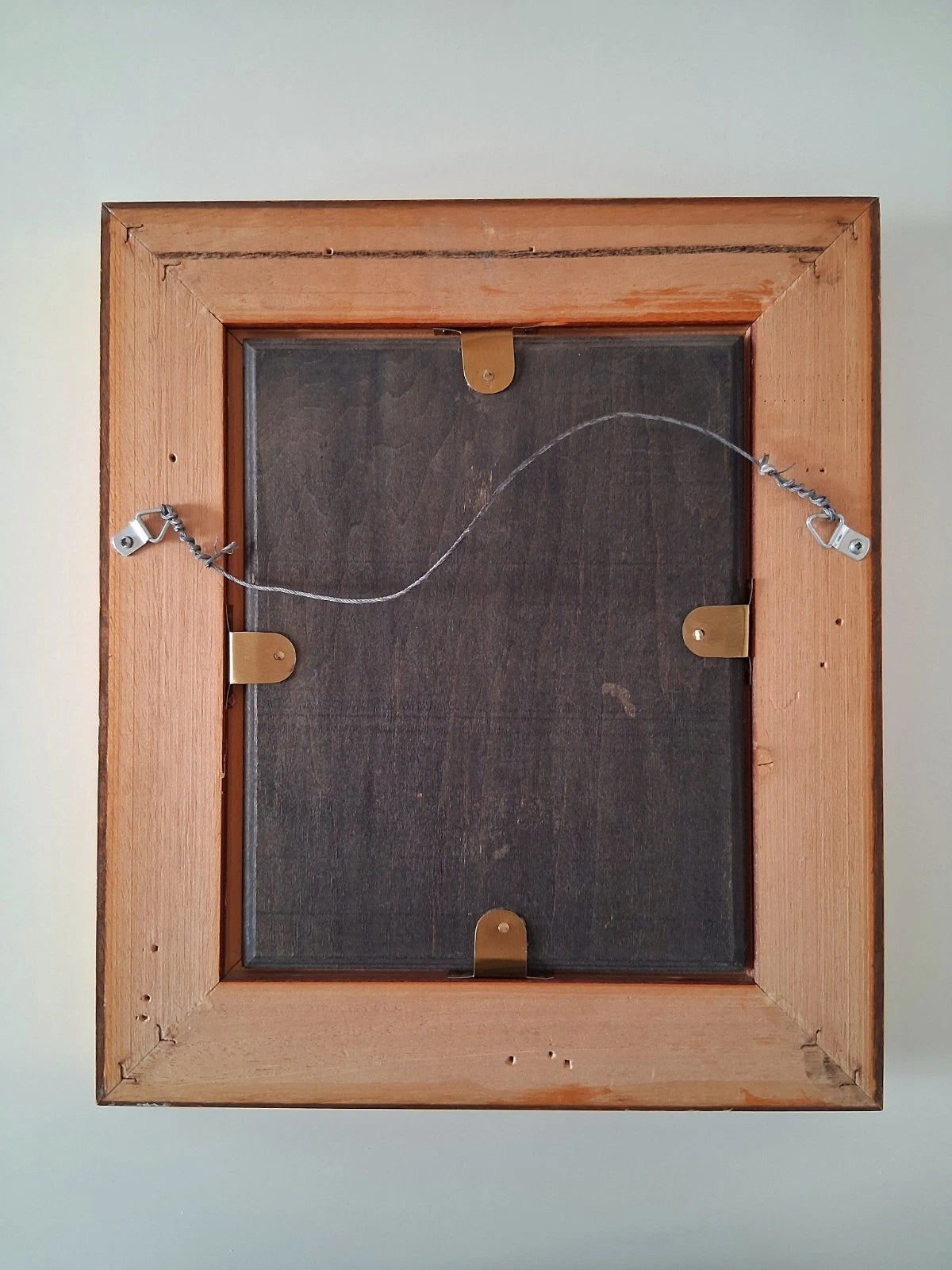 ORIGINAL Ölgemälde auf Holzplatte inkl. Rahmen | Hühnerstall / Bauernhof | Signiert: K. Koll