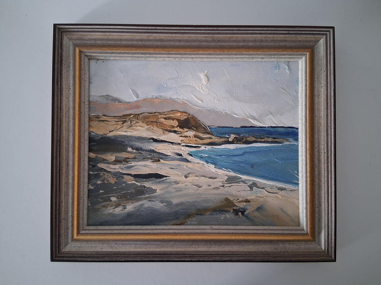 ORIGINAL Ölgemälde auf Karton inkl. Rahmen | Küstenlandschaft / Strand / Meer | 31x26 cm | Signiert