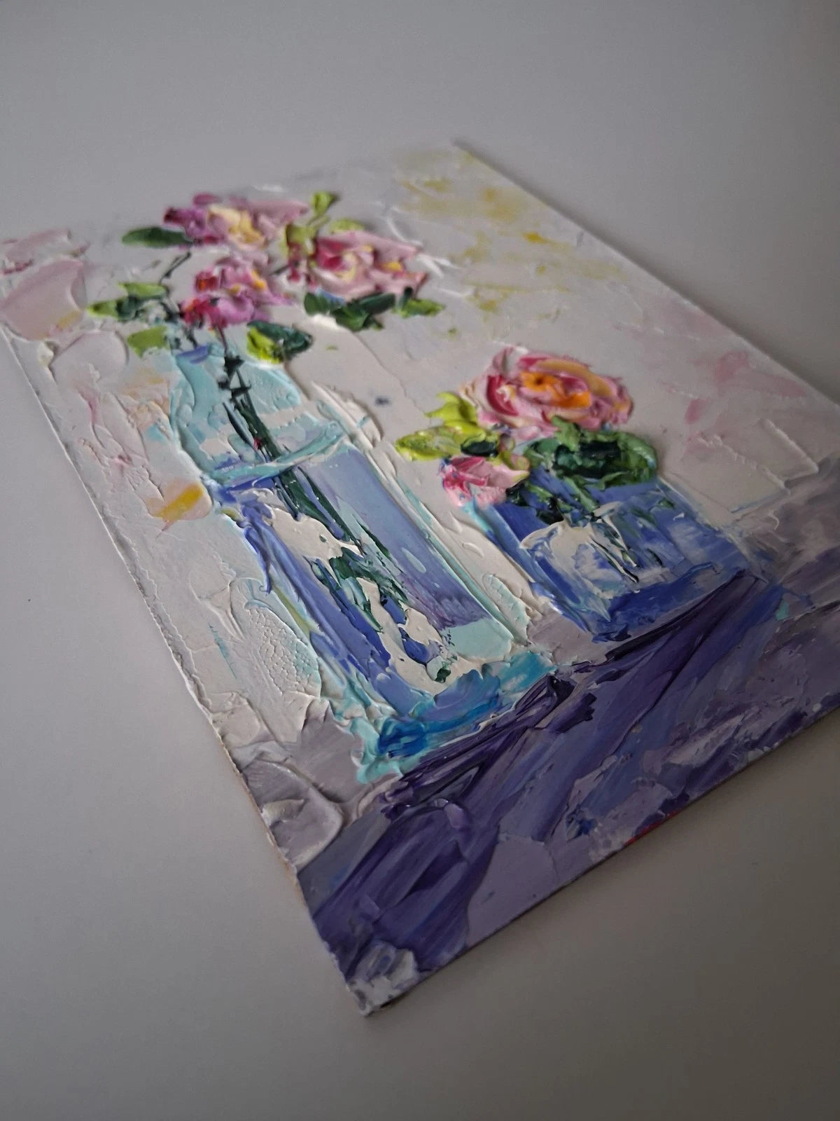 ORIGINAL Ölgemälde auf Karton | Stillleben / Rosen im Glas / Blumenvase | 10x15 cm | Signiert