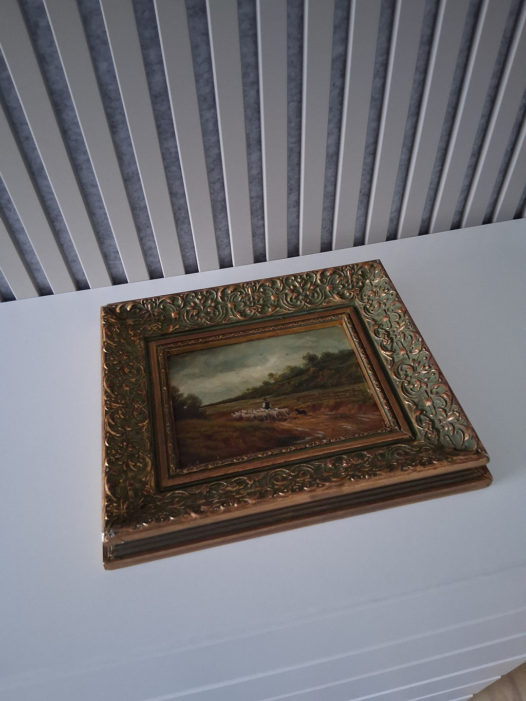 Altes Ölgemälde handgemalt mit antikem Rahmen | Schafherde auf dem Landweg | ORIGINAL & Signiert