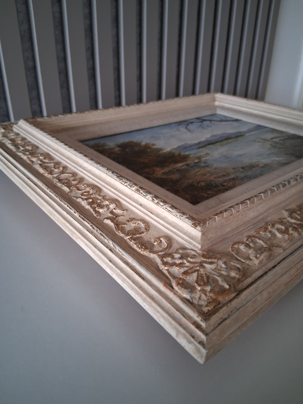 Altes Ölgemälde handgemalt mit antikem Rahmen | Blick auf den Chiemsee mit Alpenpanorama | Signiert